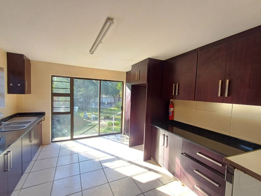 8 Bedroom Property for Sale in Noordhoek Free State
